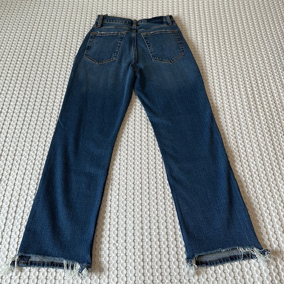 Abercrombie & Fitch Ultra High-Rise Ankle Straight Jean - Picture 7 of 12